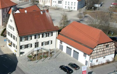 Rathaus mit Hopfendarre, Foto: Elmar Hugger