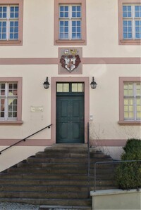 Eingang zum Hauptgebäude des Rentmeisterhauses, Foto: Elmar Hugger